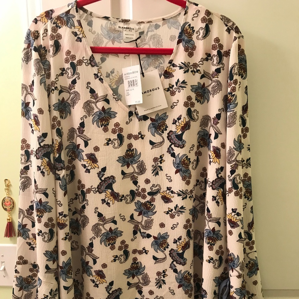 Boho blouse (NWT) - pullover blouse (floral)